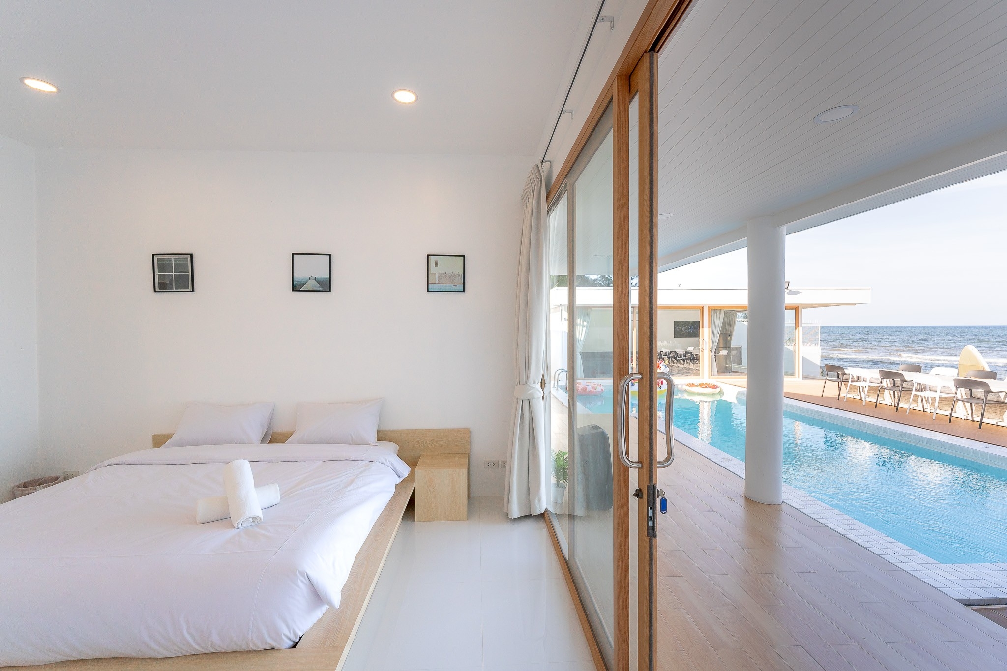 HR15057 บ้านพักติดทะเล The Rocca Beach Villa Pranburi