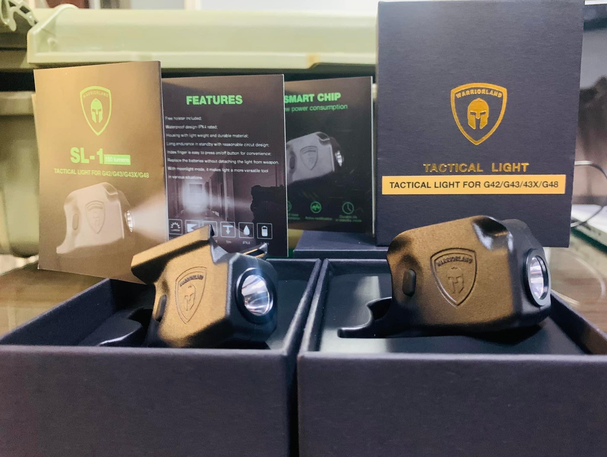 New.🚩🚩ไฟฉายติดปืนเข้าแล้วคะ สำหรับปืน 🚩🚩Glock43/43x /42 SigP365 ยี่ห้อ Warriorland คุณสมบัติ : - ตัวไฟฉาย วัสดุภายนอกทำจาก โพลิเมอร์ ติดตั้งง่าย ทนแรงรีคอยได้ดีเยี่ยม ระดับความสว่าง 150 Lumens มาตรฐานกันน้ำระดับ IPX4 (ป้องก