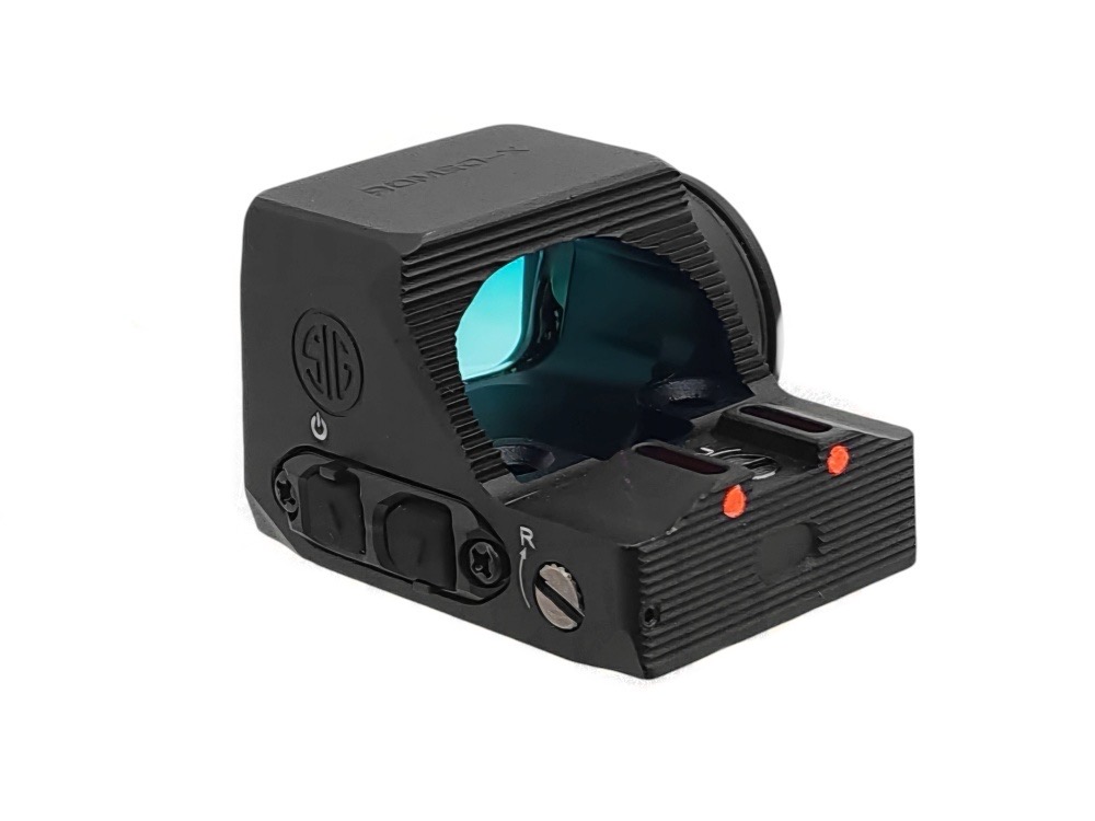 New. Red Dot Sig Sauer ROMEO-X Compact งานเกรด AAA Full Marking (Scale 1:1) ทนแรงรีคอยน์ปืน GBB ได้ สามารถติดตั้งบน P365 ได้โดยไม่ต้องมีเพลท จุดเล็ง สีแดง ปรับสว่างได้ 9 ระดับ ขนาดของจุดแดงคือ 2 MOA และแบบวงครอบจุดขนาด 32 MOA มีศูนย์เล็ง Fiber Optic ให้ใน