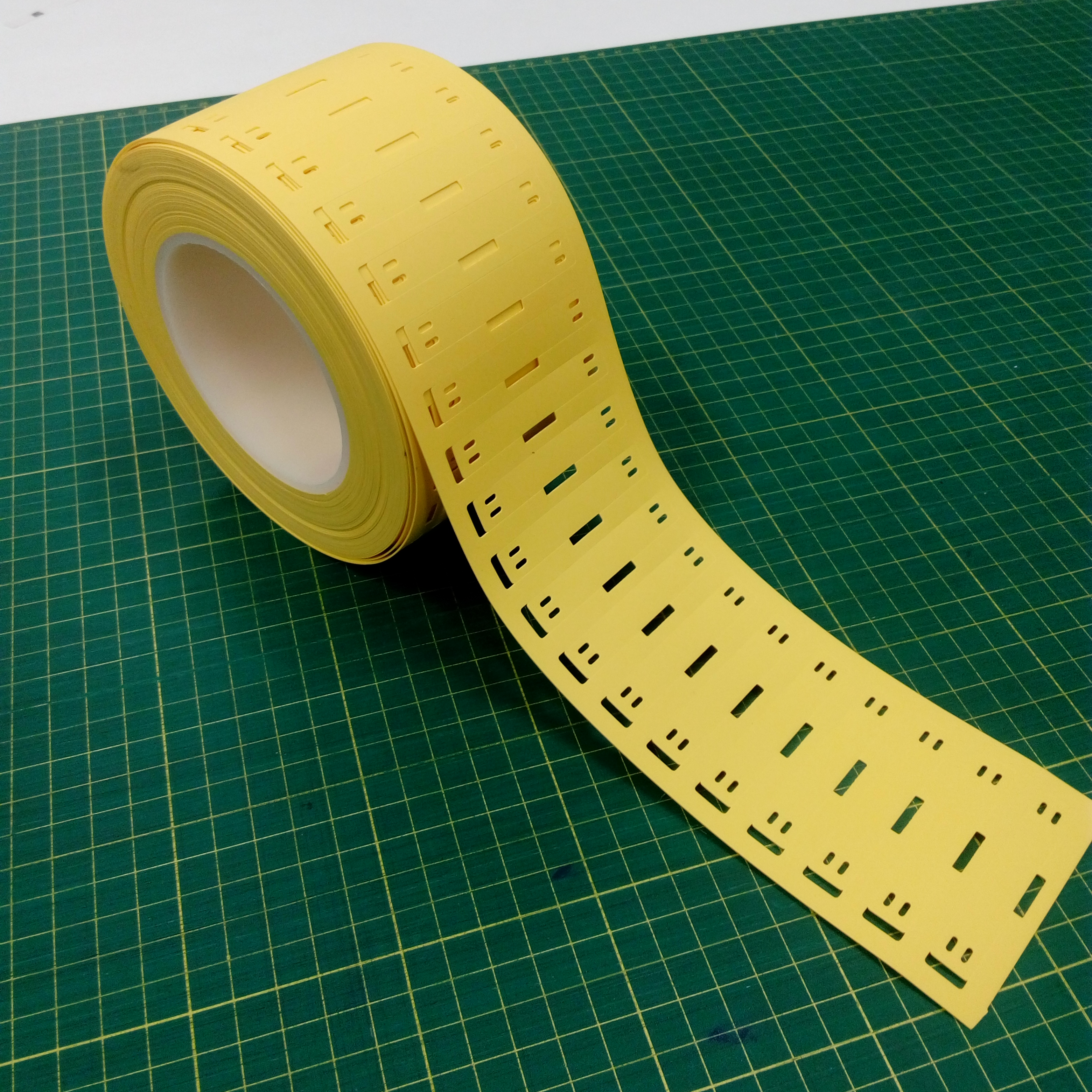 TAG มาร์คสายไฟ Polyurethane สีเหลือง เบอร์มาร์คสายไฟ CABLE MARKER