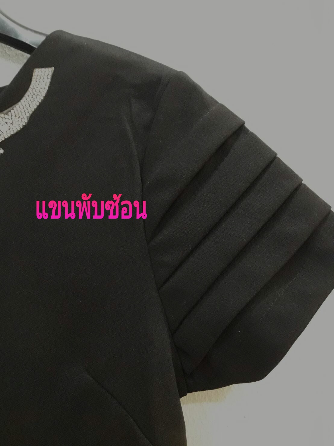 เสื้อผ้าฝ้าย เสื้อผ้าไทย เสื้อทำงานชีฟอง เสื้อชีฟองสีเทาคอปักเพชร เสื้อทำงานเกาหลี เสื้อสมัครงาน ชุดสมัครงาน เสื้อใส่กับผ้าถุงสีดำ เสื้อใส่กับผ้าซิ่น