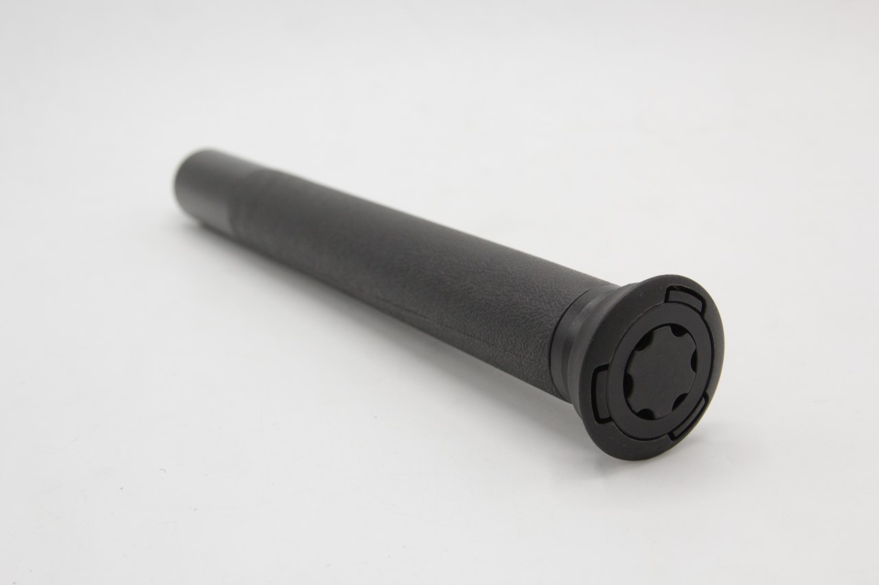 ดิ้ว รุ่น 24” + ซองดิ้วโพลิเมอร์ ขนาดเมื่อยืดแล้ว : 24นิ้ว ขนาดเมื่อเก็บแล้ว : 10นิ้ว น้ำหนัก : 383 กรัม คุณสมบัติ : #ผลิตจากเหล็กชุบแข็ง แข็งแรงทนทาน #ใช้งานง่ายยืดออกได้เพียงมือเดียว และหดเก็บได้ด้วยระบบกดตูด ไม่ต้องกระแทรกเก็บเหมือนรุ่นเก่าๆๆ #ด้ามจับเ