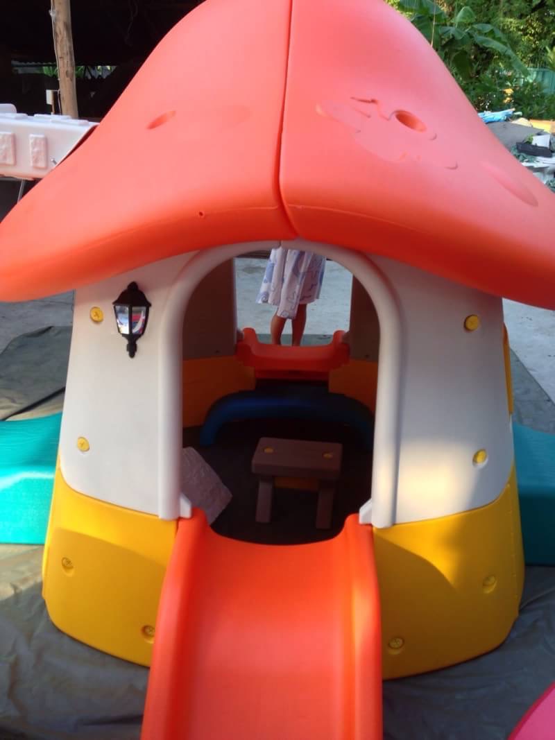 บ้านกระดานลื่นเห็ด