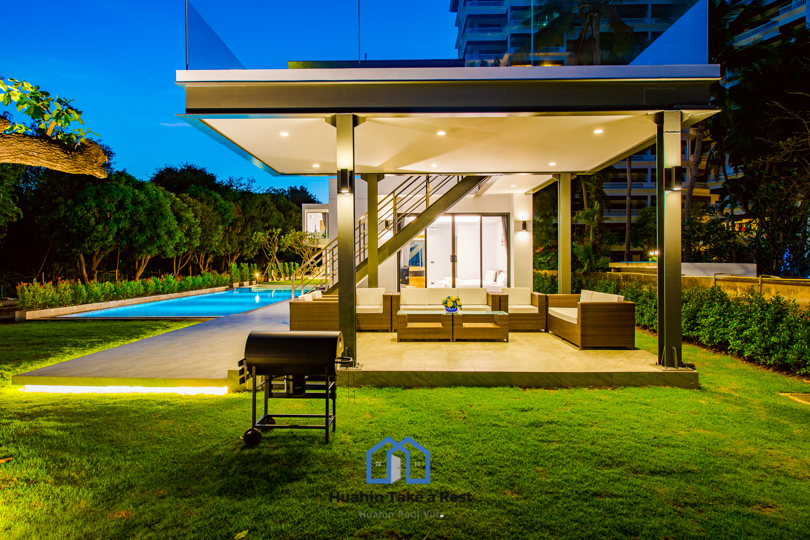 HR15039 บ้านพักติดทะเลหัวหิน The Premium Beach Villa Hua Hin