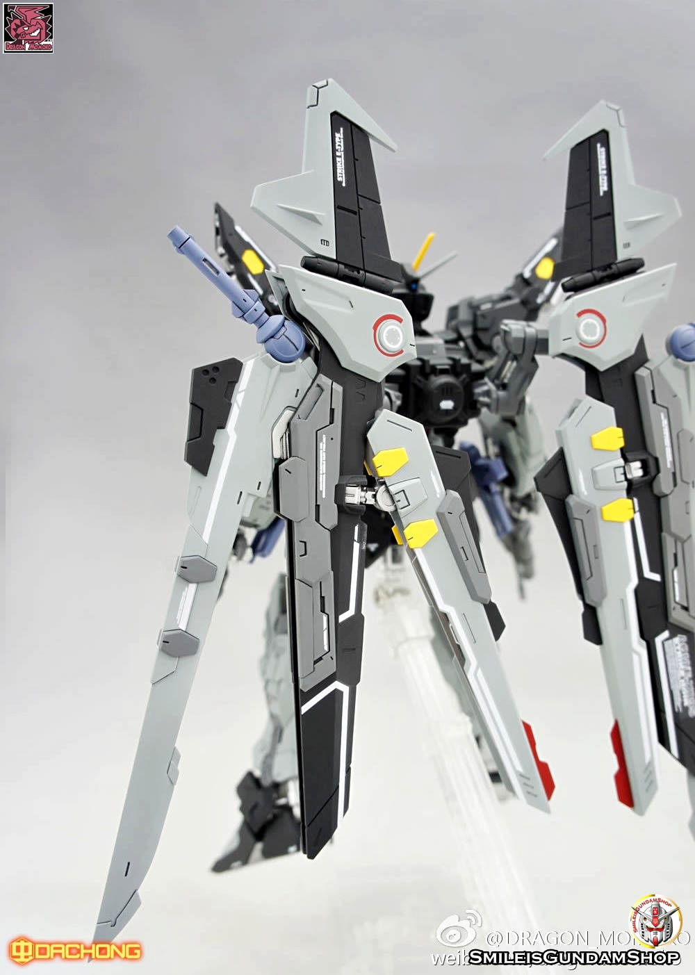 [PO]MG 1/100 STRIKE NOIR GUNDAM [โมจีนMomoko]กล่องน้ำตาล