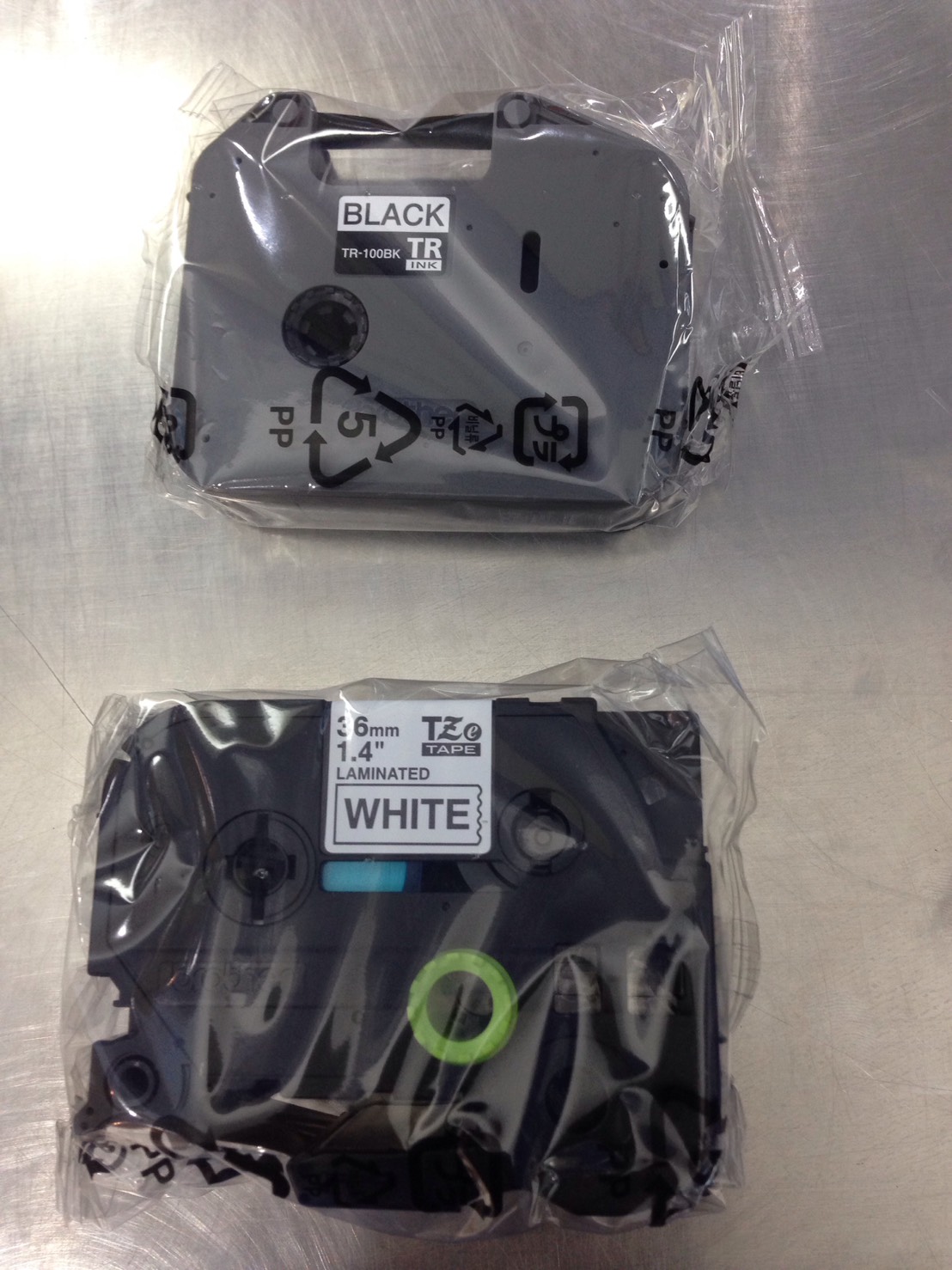 เครื่องพิมพ์ปลอกสายไฟ BROTHER E850 แถมที่ปล่อยท่อ หมึก เทป ประกันศูนย์ 2ปี