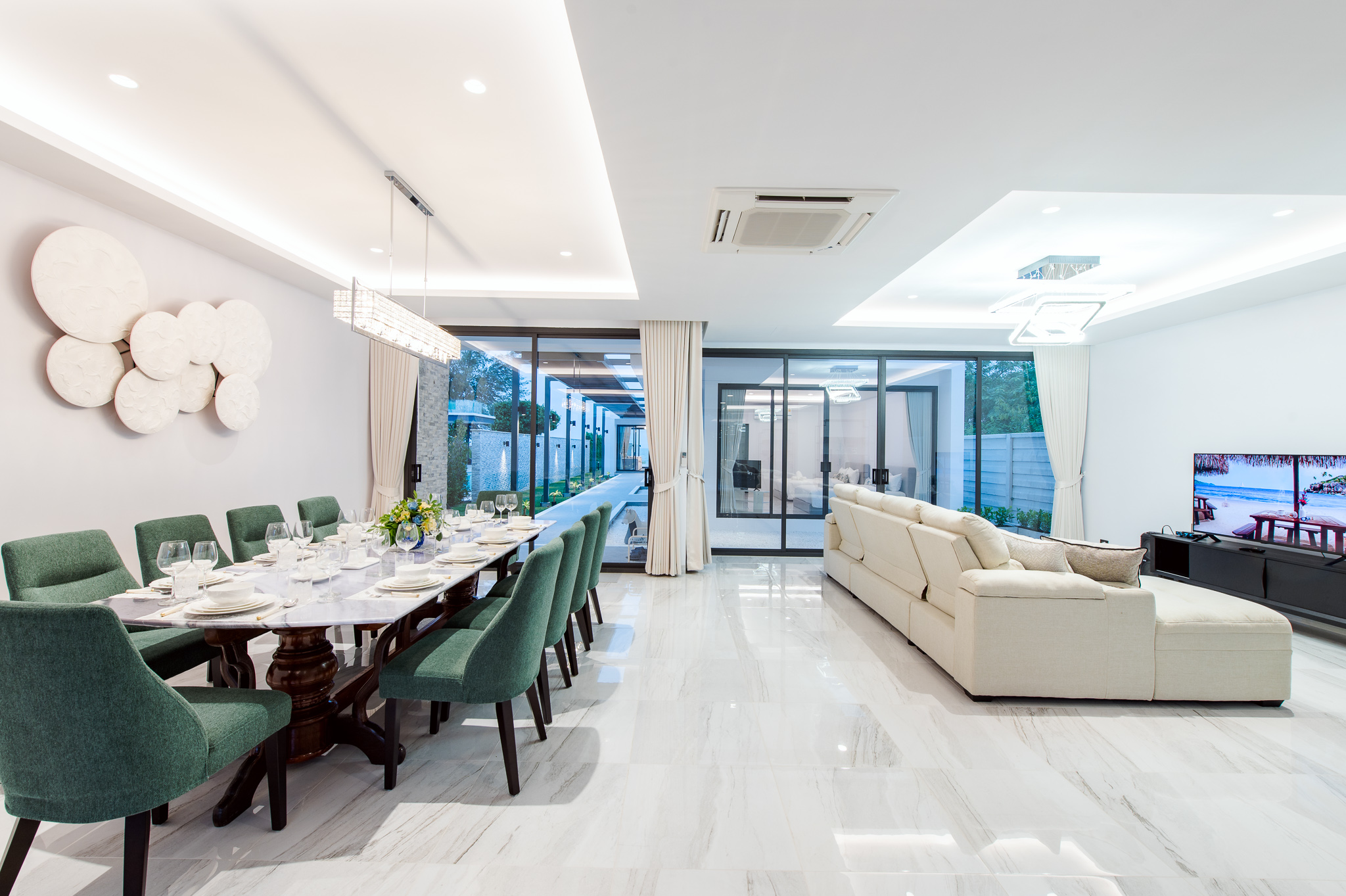 HR15066 บ้านพักติดทะเลหัวหิน The Casa Rocca Beach Villa HuaHin