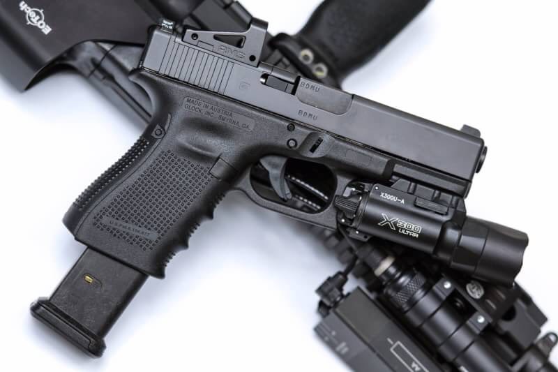 New.GB RMS Reflex Mini Red Dot Sight With Vented Mount and Spacers For Airsoft Glock Pistol Aluminium Black NGA1323 ติดกับปืน GLOCK 17 / 18 / 19 และ ปืนยาว M4 CMMG .22 ราคาพิเศษ