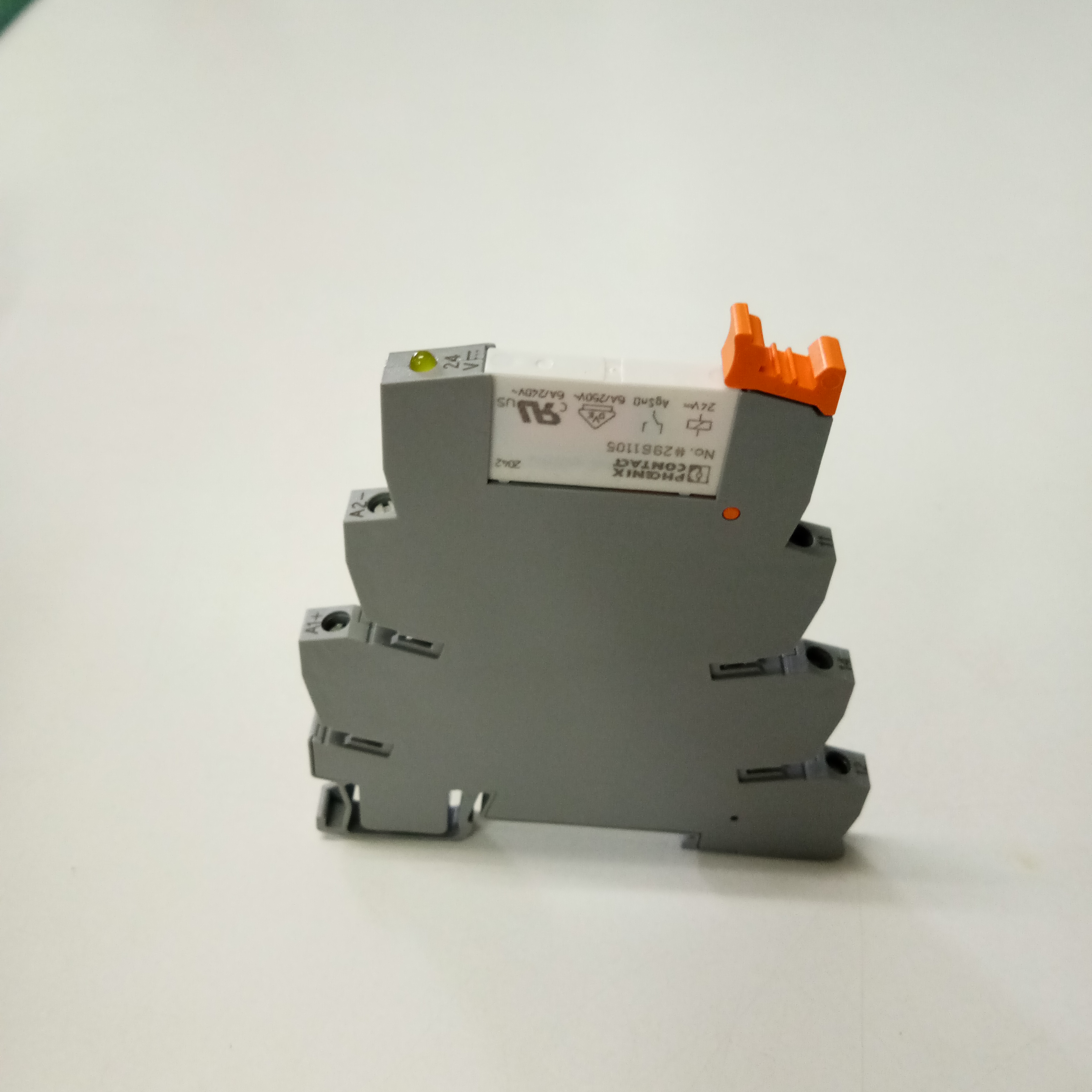 Relay Base PHOENIX CONTACT ซ็อกเก็ต PLC-BSC- 24DC/21 - 29 66 016