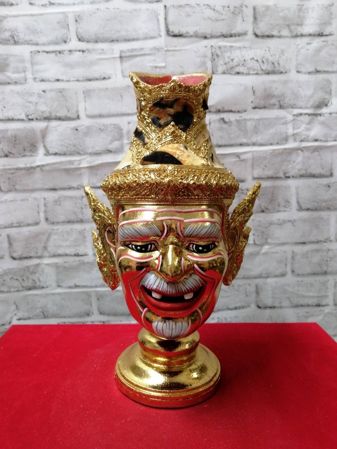 พ่อแก่ ฤาษีนารอท ขนาดผลส้มโอ พร้อมฐานปิดทอง