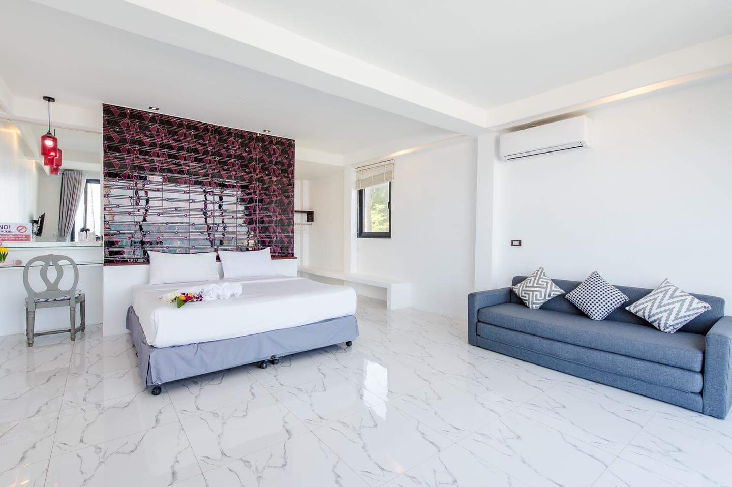 HR15008 บ้านพักติดทะเล โมเดิร์นบีช ปราณบุรี