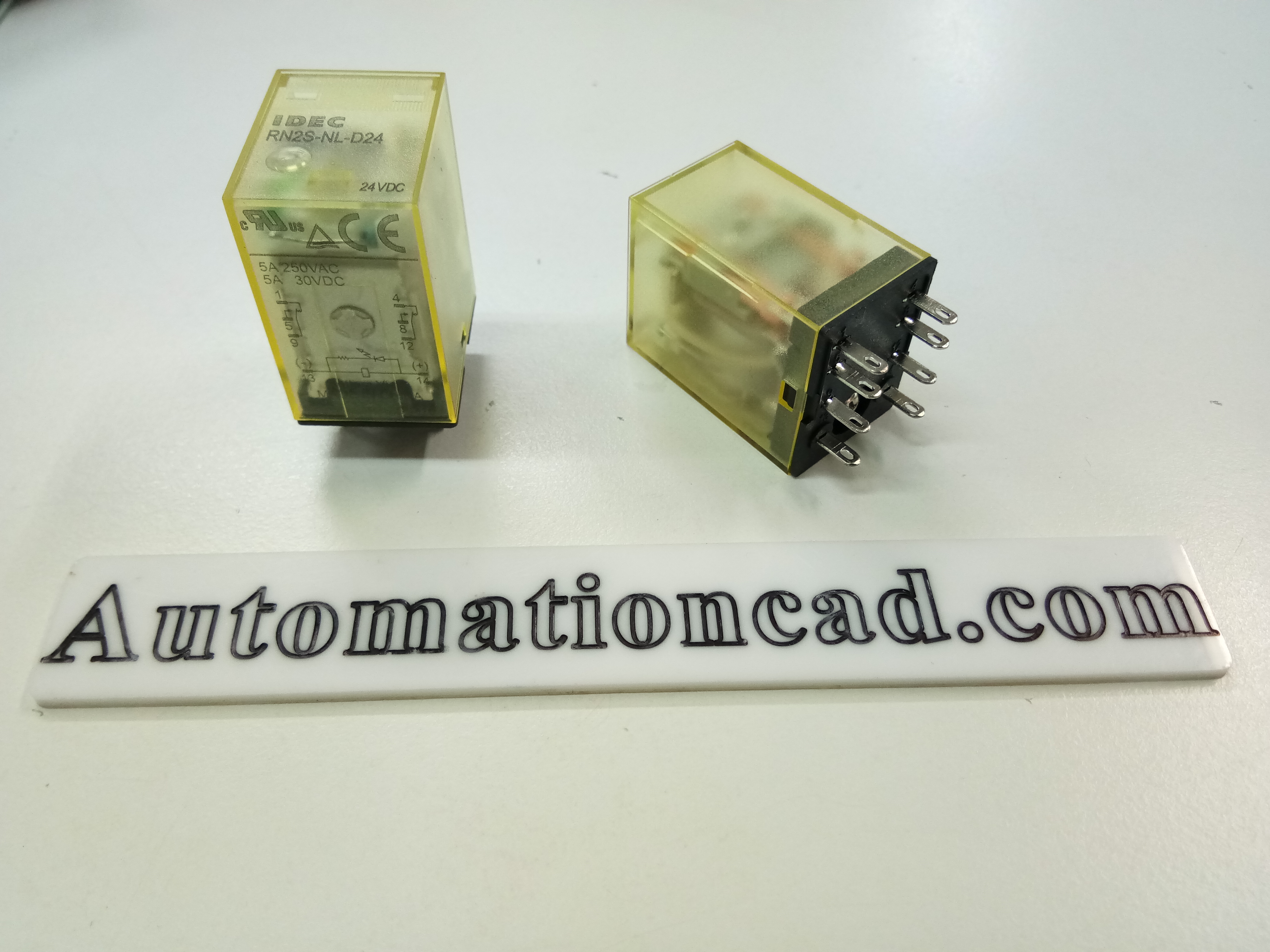 รีเลย์ IDEC มี LED 24VDC 5A (DPDT) CONTACTS
