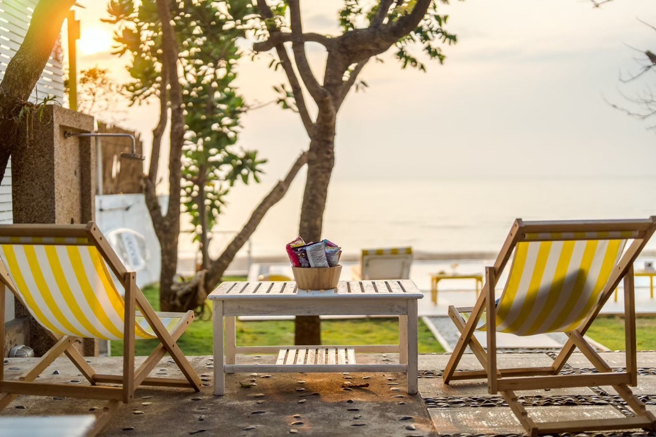 HR15075 บ้านพักติดหาดปราณบุรี The Banana Beach Villa Pranburi