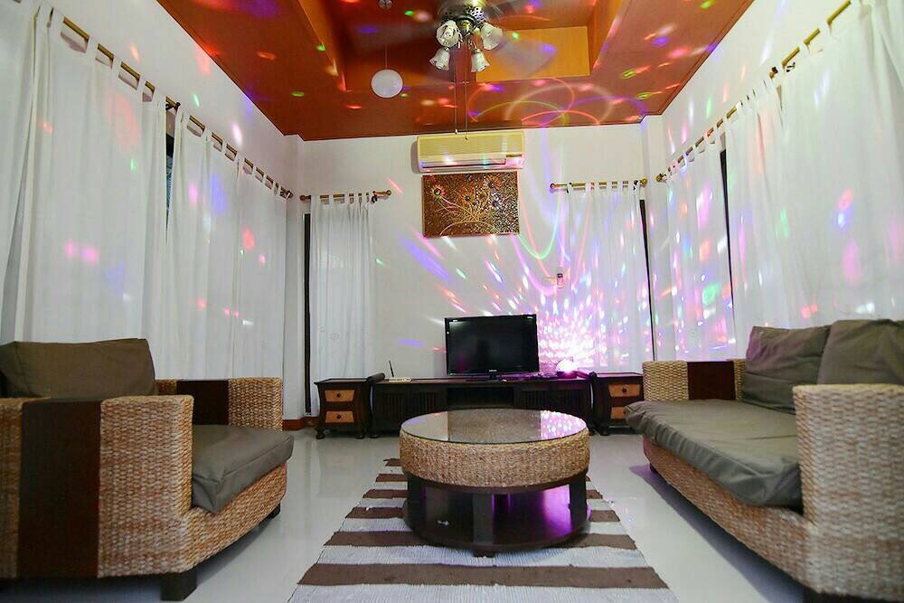 HR3011 บ้านหัวหินณาราย่า คาราโอเกะ ไฟเทค