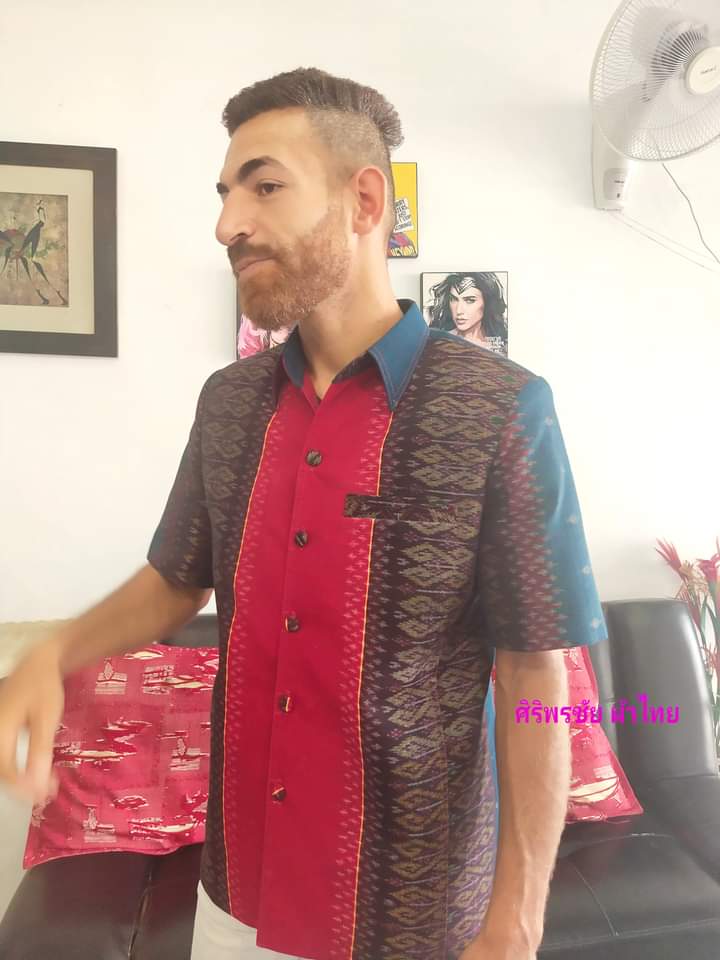 เสื้อสูทชายผ้าฝ้ายมัดหมี่แท้มัดหมี่ตีนแดงทอมือ เสื้อสูทชายฝ้ายแท้ สูทผ้าไทยชาย ซาฟารีผ้าไหมชาย สูทผ้าฝ้ายมัดหมี่ตีนแดง,สูทผ้าไทย ซาฟารีชาย ตามภาพ L