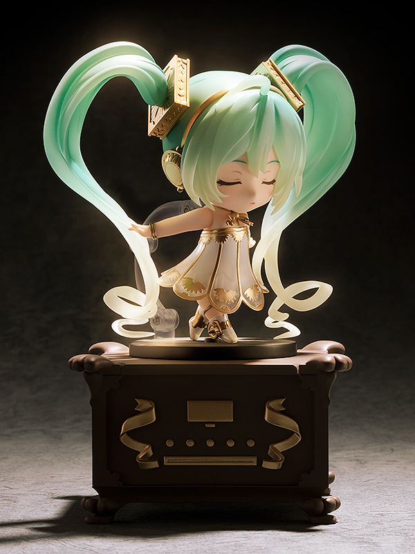เปิดจอง : Nendoroid Hatsune Miku: Symphony 5th Anniversary Ver.