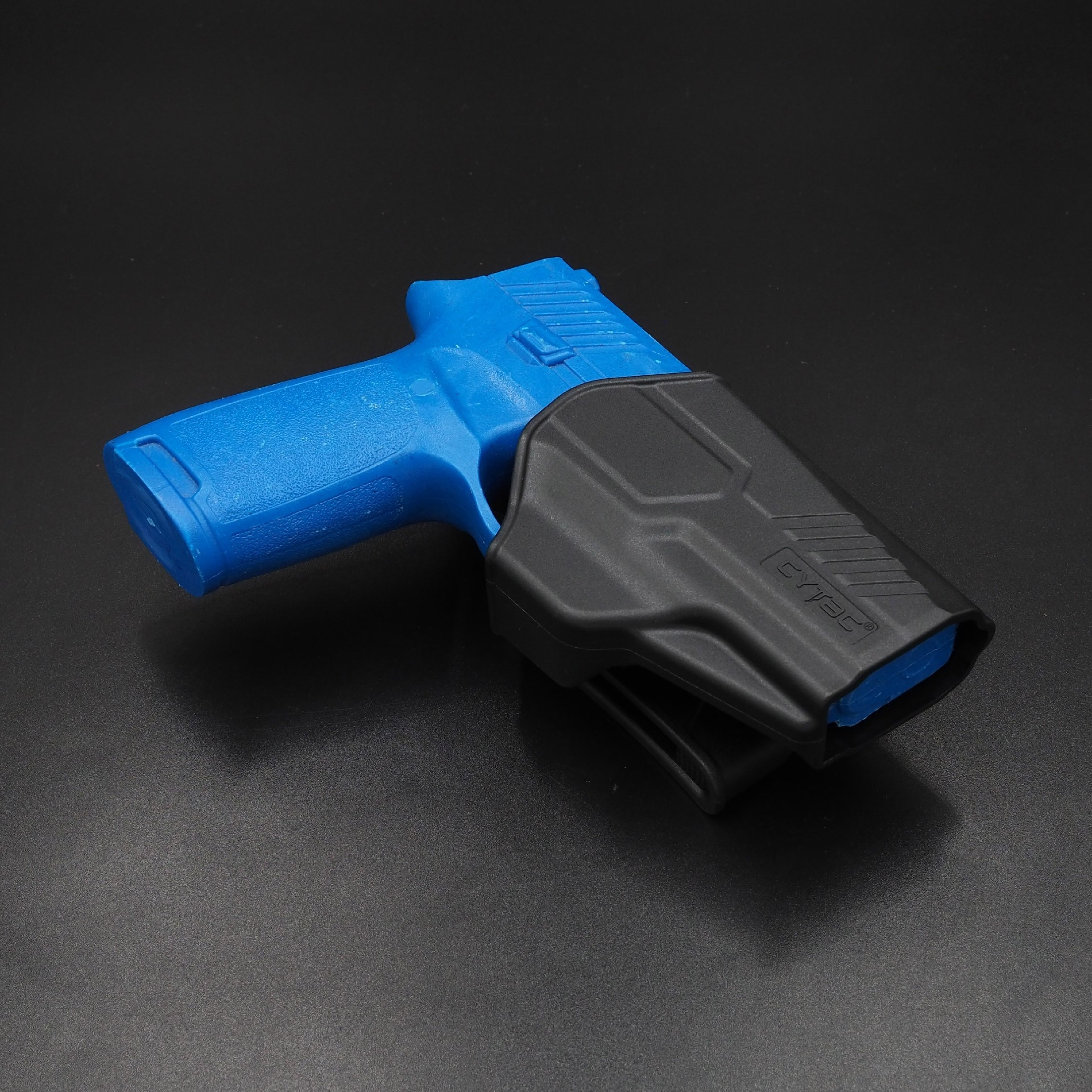 New.ซองพกนอก ปลดล็อคนิ้วโป้ง รุ่น Sig Sauer P320 Carry ( Cytac T-Thumbsmart Holster ) -ผลิตจากวัสดุ Polymer เกรดคุณภาพ แข็งแรงทนทาน -ออกแบบให้ปลดล็อคนิ้วโป้ง ใช้งานง่ายเป็นธรรมชาติ และปลอดภัยยิ่งขึ้น -ด้านหลังเป็นเพลทเหน็บเข็มขัด ชนิดพิเศษ มีแผ่นยางเสริม 