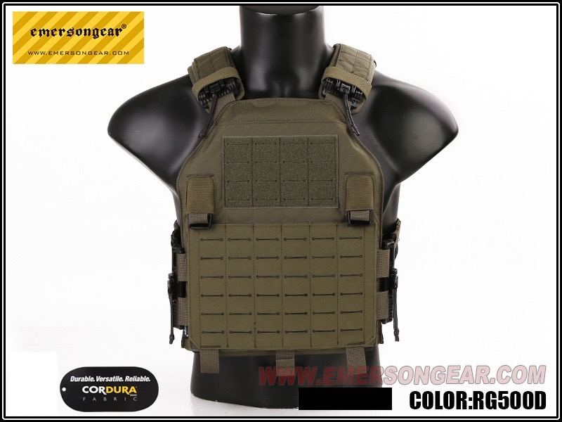 เวสLAVC assault Plate Carrier ยี่ห้อ Emerson คุณสมบัติ : มาพร้อมระบบปลดไว 4 จุด ออกแบบมาให้ระบายความร้อนได้ดี สวมใส่สบาย ขนาดกำลังดี คนตัวใหญ่ก็ใส่ได้ มี3สีให้เลือก สีดำ สีเขียว สีมัลติแคมด