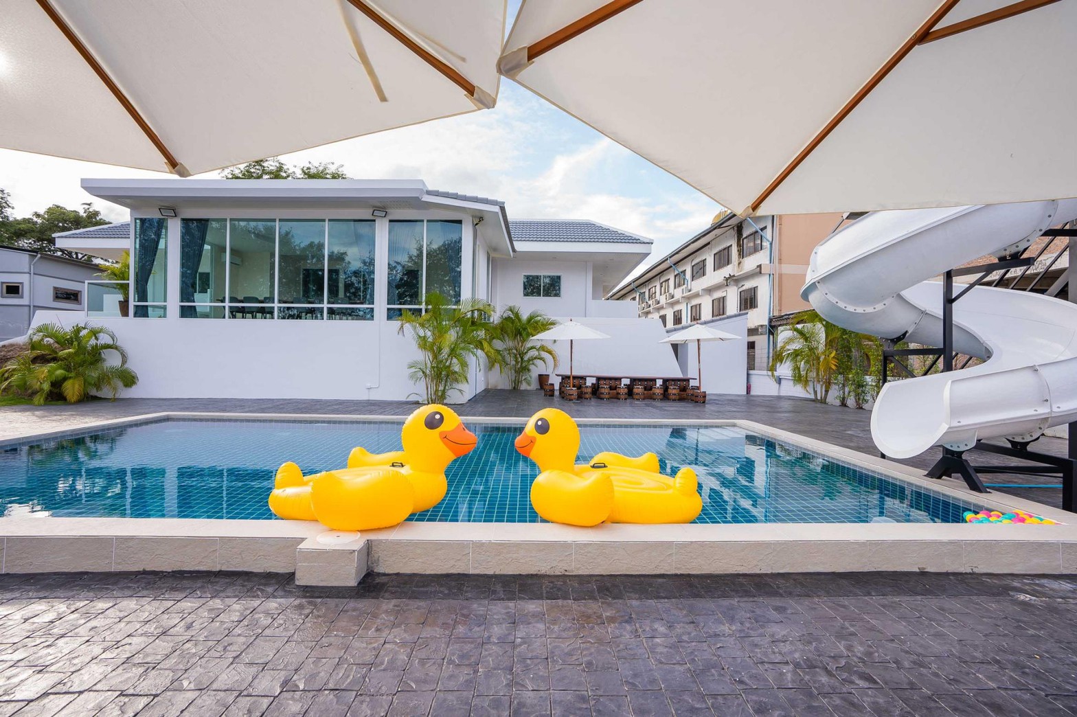 HR15067 บ้านพักใกล้ทะเลชะอำ The Great Beach Pool Villa Cha Am