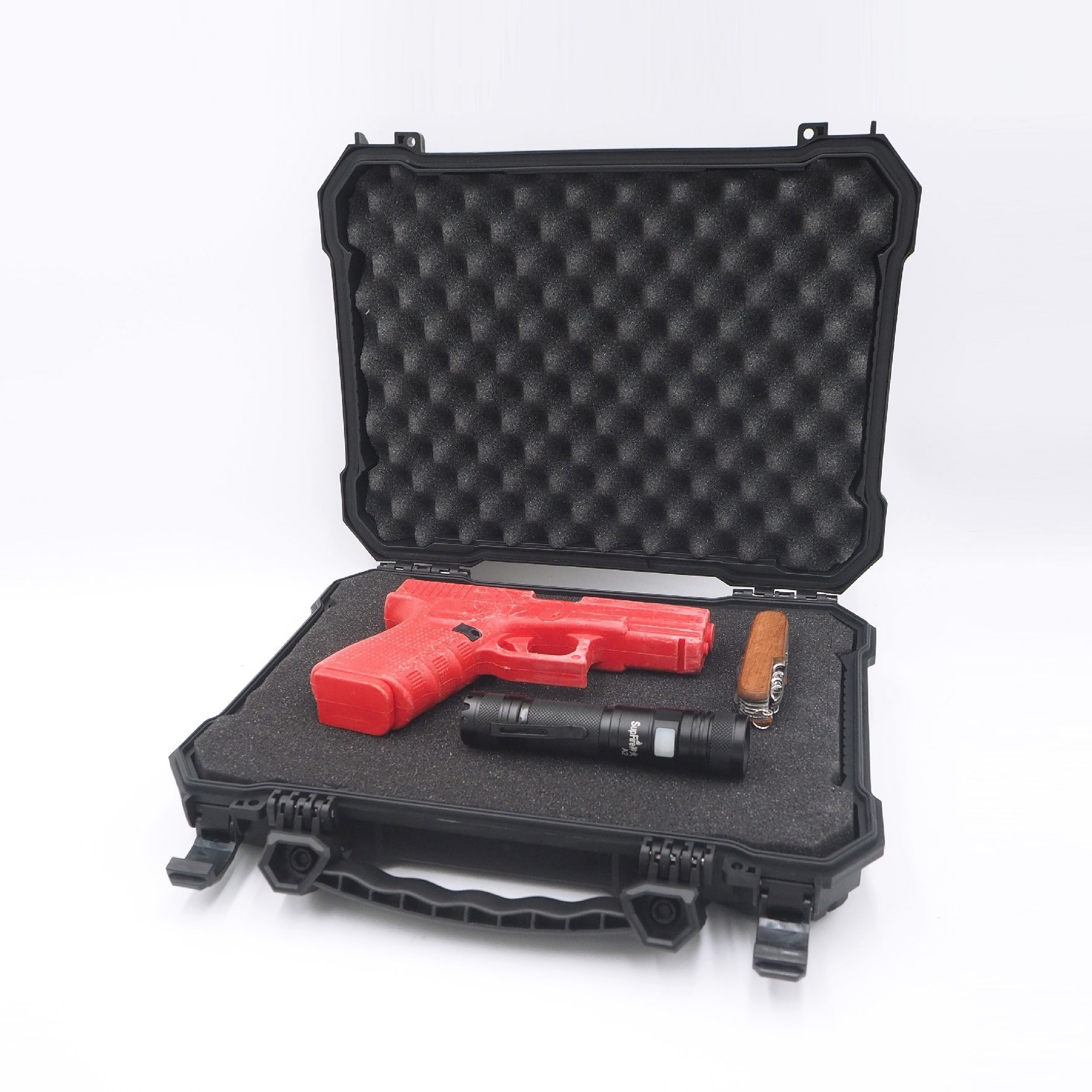 New.กล่องอุปกรณ์ขนาด 12.6 นิ้ว ◾ผลิตจากวัสดุ Polymer เกรดคุณภาพ ◾Case กันกระแทก / กันน้ำ ◾ภายในมีฟองน้ำรังไข่(บน) / Pre cubed (ล่าง) ◾สำหรับใส่อุปกรณ์ต่างๆ ◾ขนาดภายนอก 320*280*85 mm ◾ขนาดภายใน 304*225*75 mm ◾ น้ำหนัก 0.65 kgs