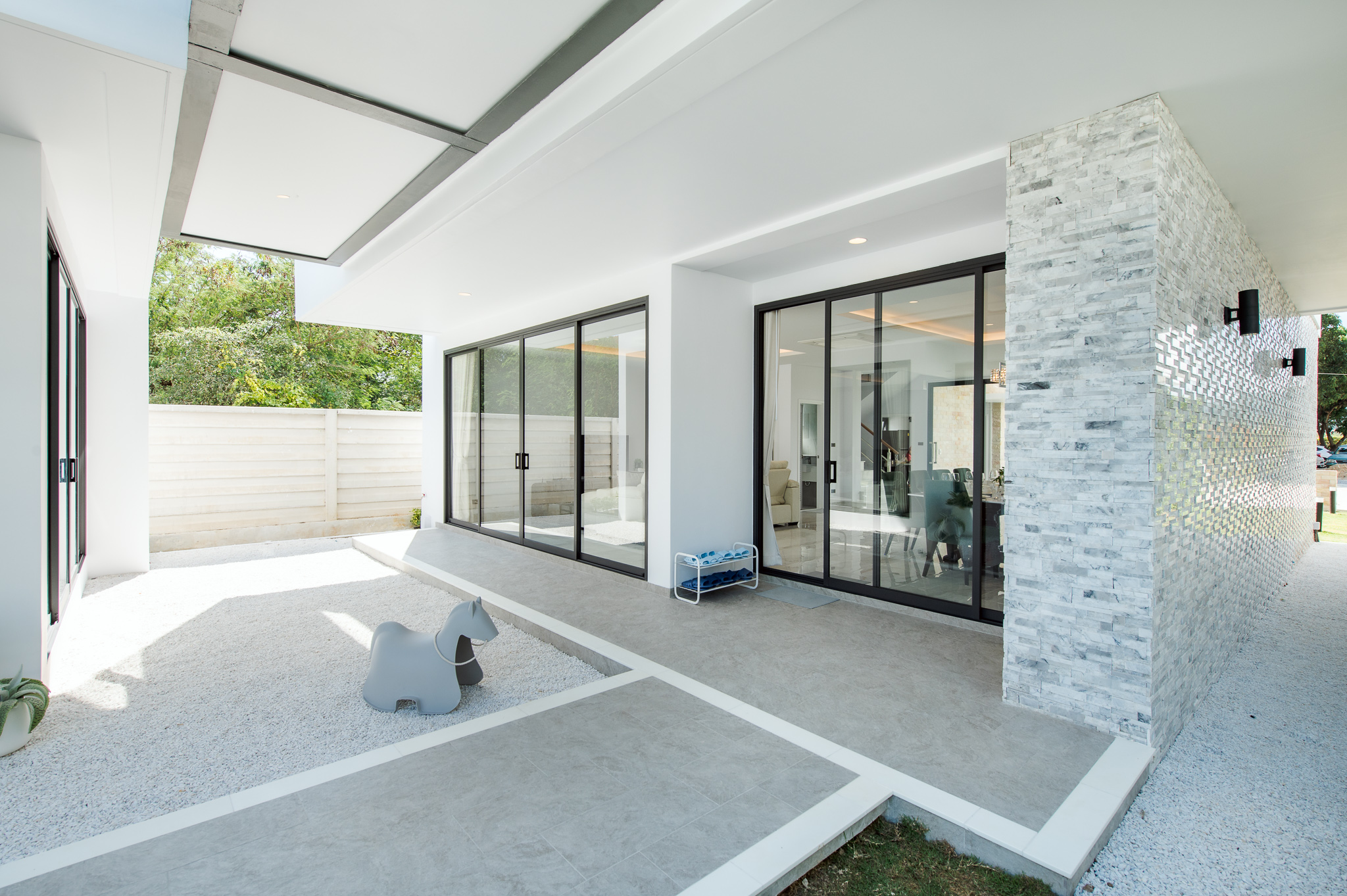 HR15066 บ้านพักติดทะเลหัวหิน The Casa Rocca Beach Villa HuaHin