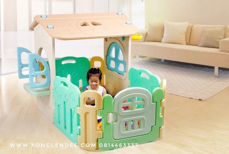 บ้านของเล่นกลางสวน พร้อมรั้ว