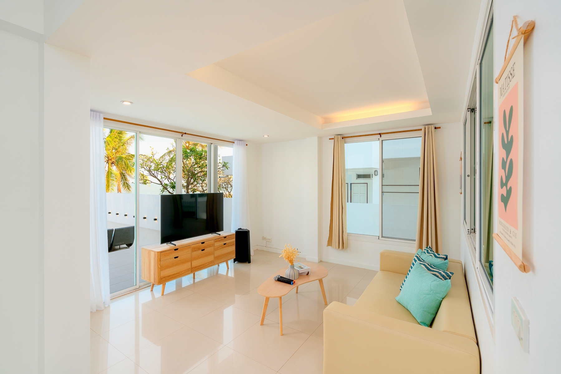 HR15070 บ้านพักติดทะเล The Gina Beach Villa Pranburi