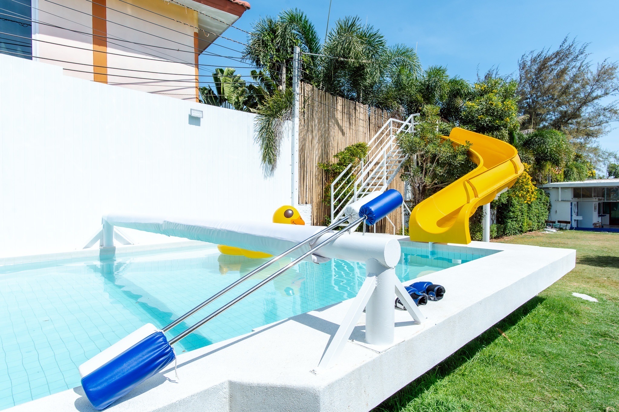 HR15047 บ้านพักติดทะเล The Zarento beach