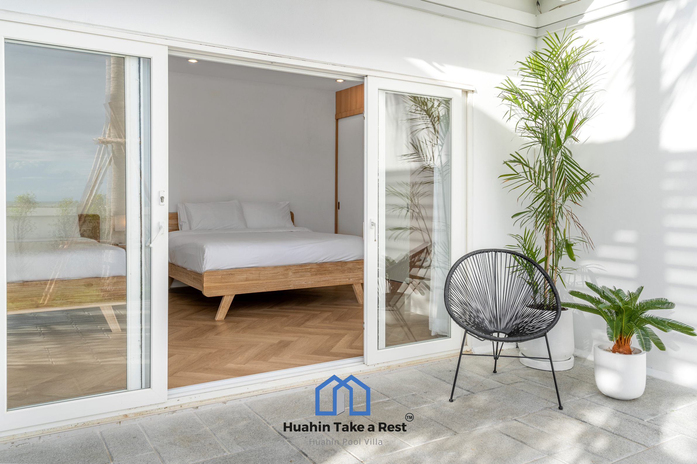 HR15051 บ้านพักติดทะเล The Colonial Beach สามร้อยยอด