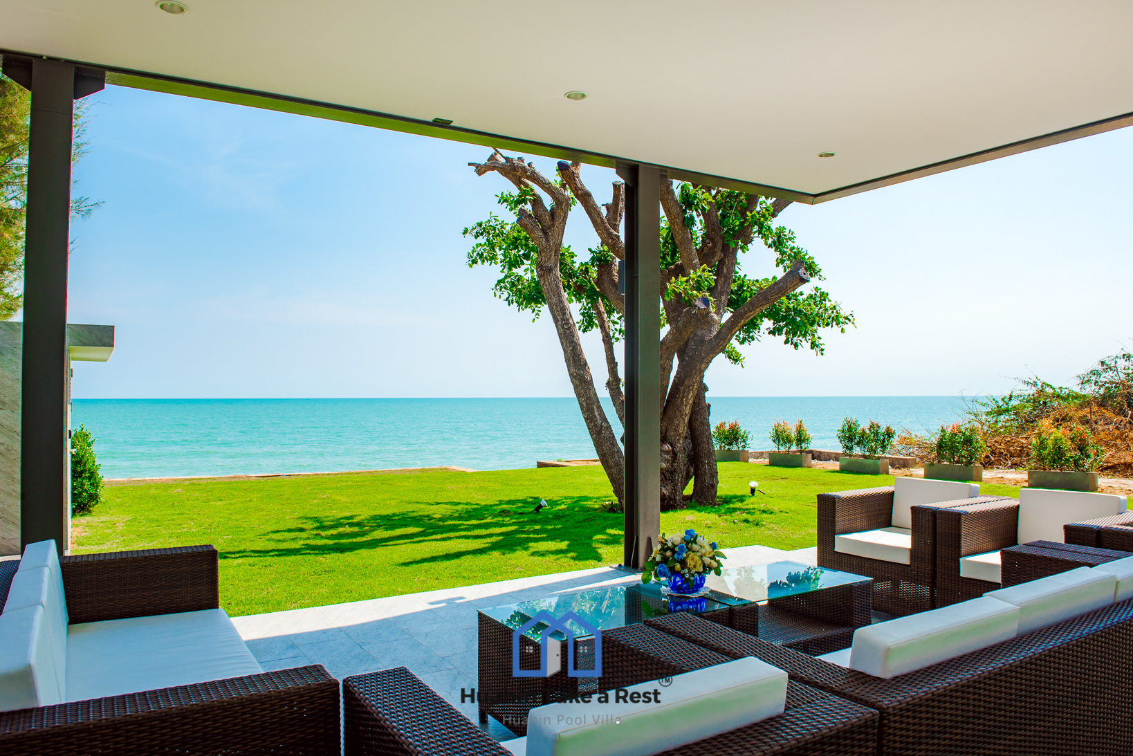 HR15039 บ้านพักติดทะเลหัวหิน The Premium Beach Villa Hua Hin