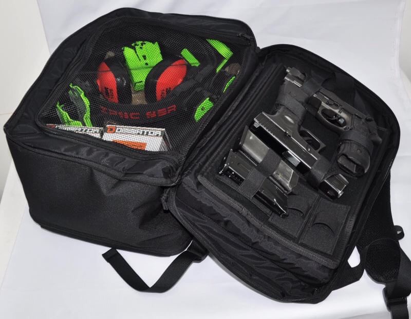 กระเป๋าเป้ ยี่ห้อSotac รุ่น Jumbo Range คุณสมบัติ : วัสดุทำจาก ผ้า900D กระเป๋าสำหรับลงสนามซ้อมยิงปืน โดดเด่นด้วยช่องเก็บของมากมาย มีช่องสำหรับเก็บปืนสั้นได้2กระบอก ตัวกระเป๋ามีการบุฟองน้ำกันกระแทรกในดีเยี่ยม มี6สีให้เลือก สีดำ สีเทา สีมัลติแคมดำ Red Thund