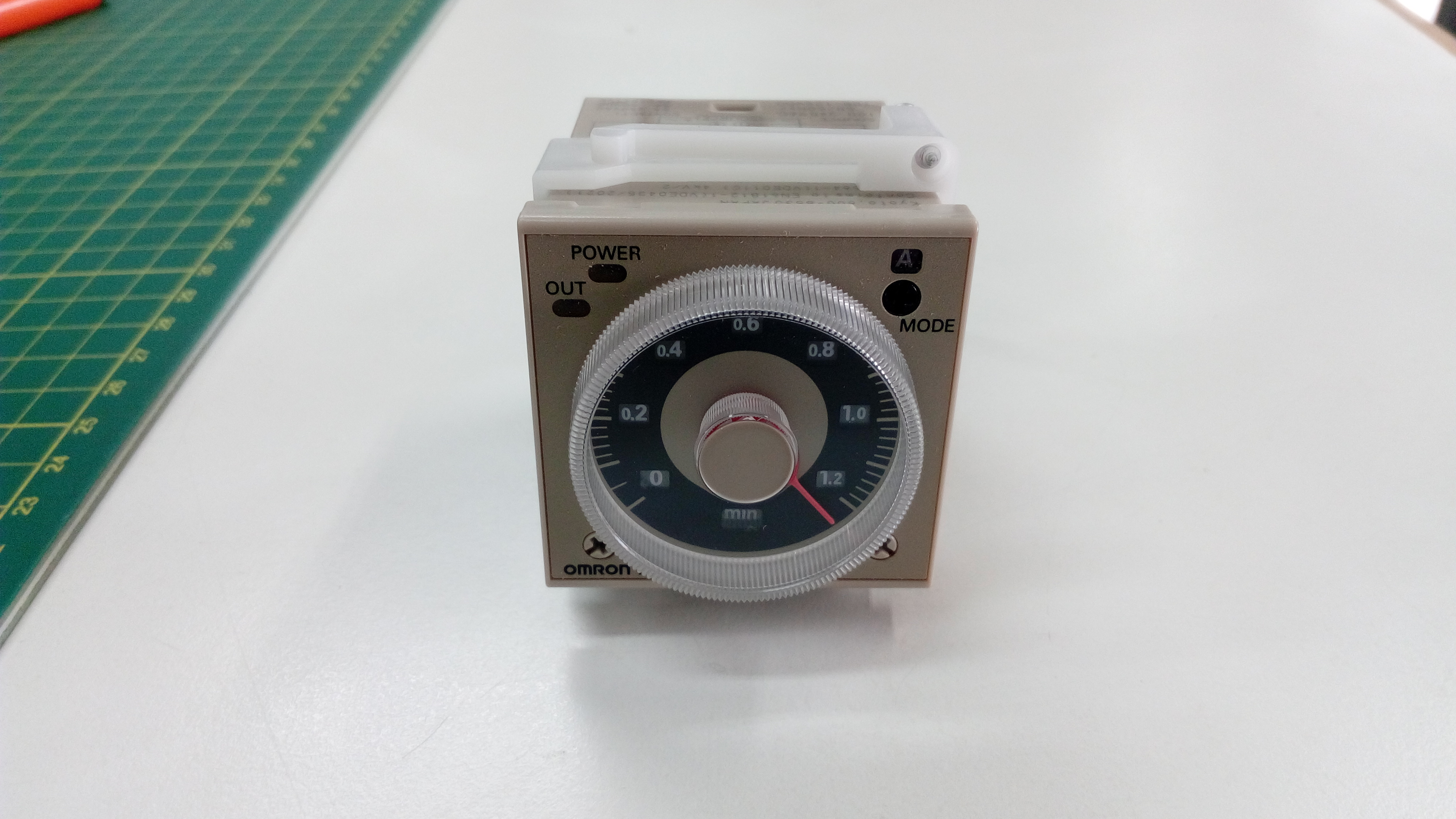 OMRON Adapter ยึดอุปกรณ์หน้าตู้ ขนาด 48*48 mm