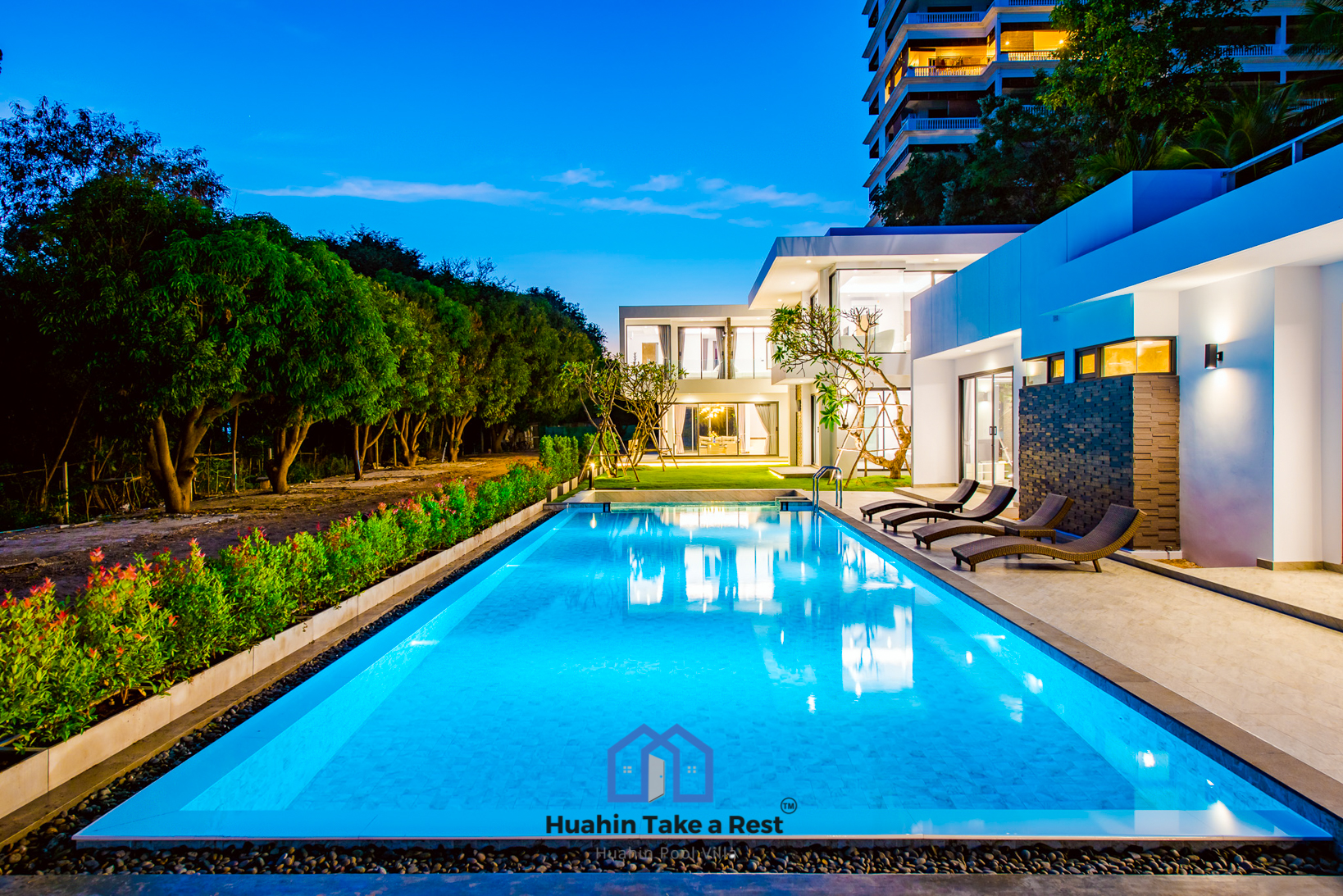 HR15039 บ้านพักติดทะเลหัวหิน The Premium Beach Villa Hua Hin