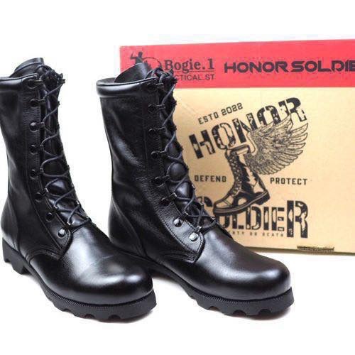 New.เร็ว) Bogie1 รองเท้าคอมแบท รุ่น F01(กิ๊ปปลดเร็ว) Bogie1 HONOR SOLDIER (F01) กิ๊ปปลดเร็ว รองเท้าคอมแบทที่หนังนุ่มตั้งแต่ครั้งแรกที่ใส่ ใครมีปัญหาหนังกัดจัดรุ่นนี้เลย .................... เปิดตัวรองเท้าทหาร-ตำรวจ พื้นหล่อบ๊อกยางพิเศษ (Polyurethane) เป็น