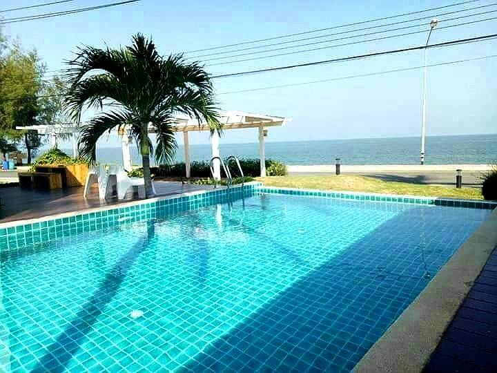 HR15008 บ้านพักติดทะเล โมเดิร์นบีช ปราณบุรี