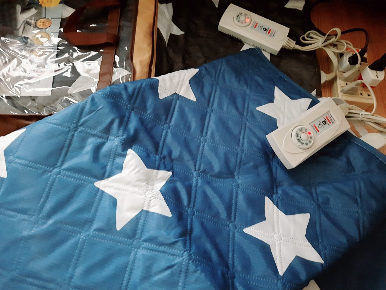 💜ผ้าห่มไฟฟ้า นำเข้าเกาหลี มาใหม่ น่ารัก อบอุ่น ประหยัดไฟ ปลอดภัย สำหรับครอบครัว สปา โรงพยาบาล ผู้ป่วยหนาว ในราคา ฿2,850 ตอนนี้! https://shopee.co.th/product/32931/693298376?smtt=0.32931-1601857051.6