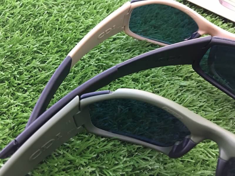 https://youtu.be/VsWr5B01xGQ Nee.แว่นตายุทธวิธี แว่นตากันแดด Polarized สีดำ / สีทราย / สีเขียว ✔️แบบเปลี่ยนเลนส์ได้ ✔️ผลิตจากเลนส์กรองแสงคุณภาพดี ✔️ป้องกันอาการตาแห้ง เช่น แสบตาระคายเคืองตาจากแสงแดด... ✔️ เนื้อเลนส์ใส่แล้วไม่หล