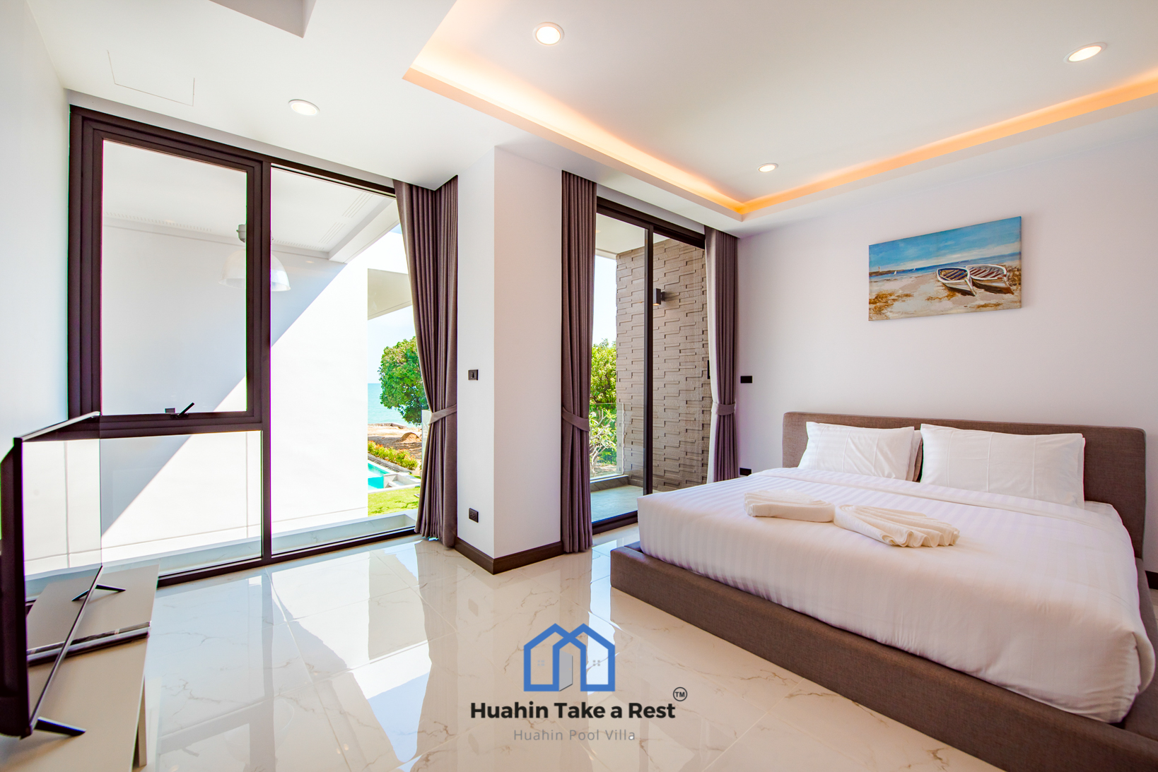 HR15039 บ้านพักติดทะเลหัวหิน The Premium Beach Villa Hua Hin