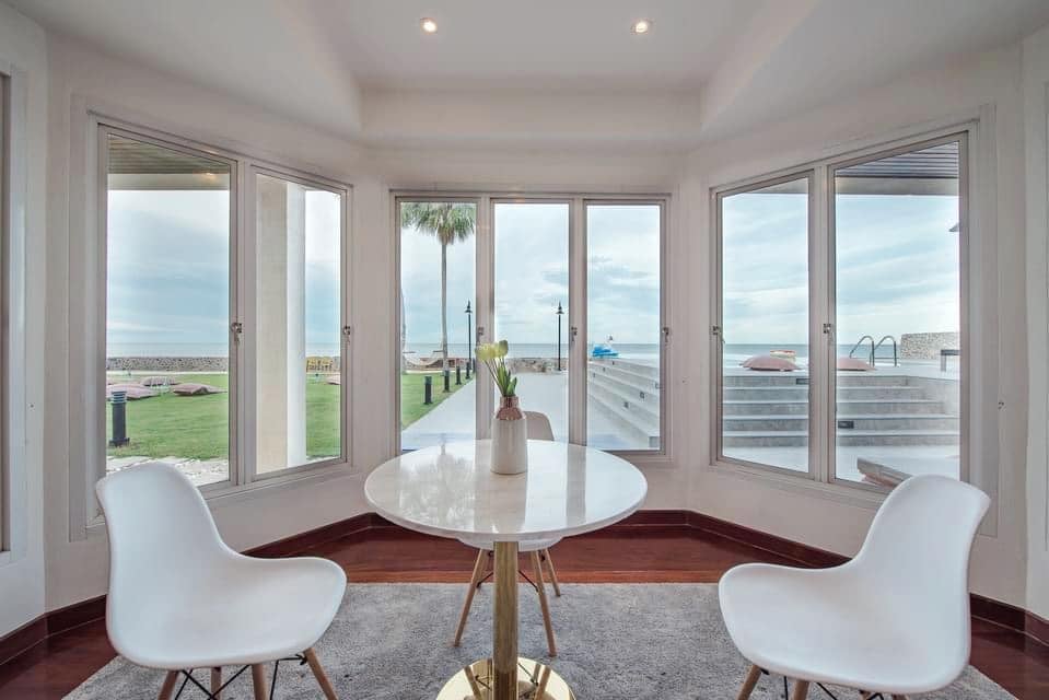 HR15042 บ้านพักติดทะเลหัวหิน The Sunny Beach Villa