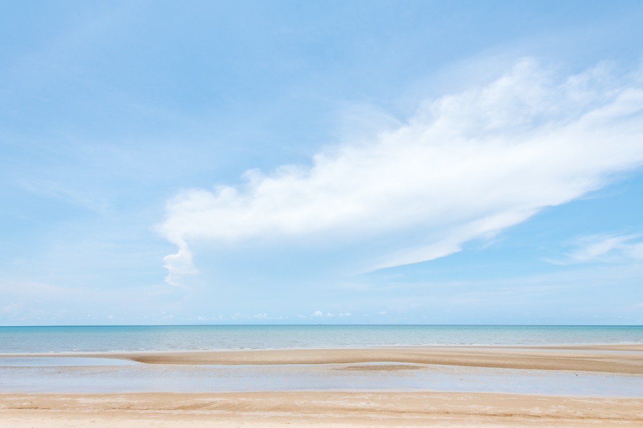 HR15030 บ้านพักติดทะเล The Vacation Beach Pool Villa Cha Am