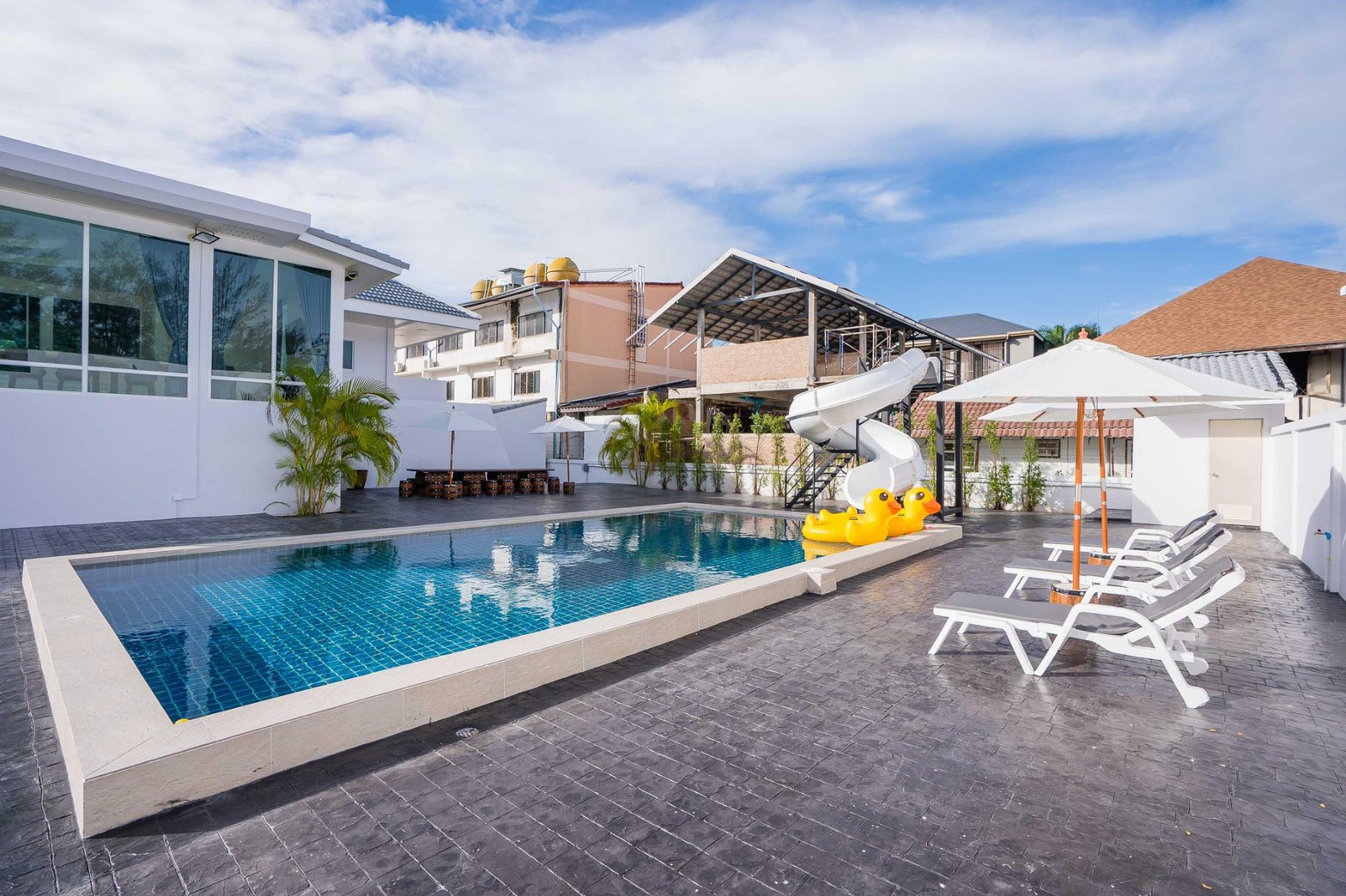 HR15067 บ้านพักใกล้ทะเลชะอำ The Great Beach Pool Villa Cha Am