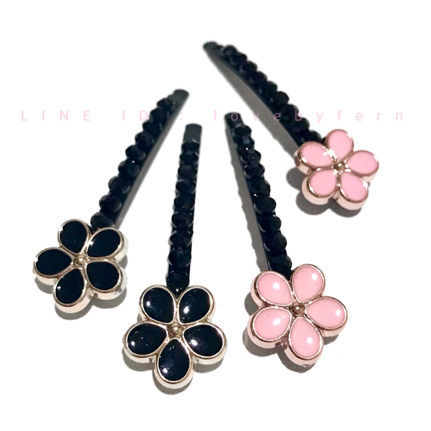 กิ๊บเสียบเกาหลี แต่งคริสตัลดำและดอกไม้ *ราคาต่อชิ้นค่ะ ขนาด 6.2 x 1.6 cm งานสวย หวานๆ แน่น #MadeinKorea #กิ๊บเกาหลี