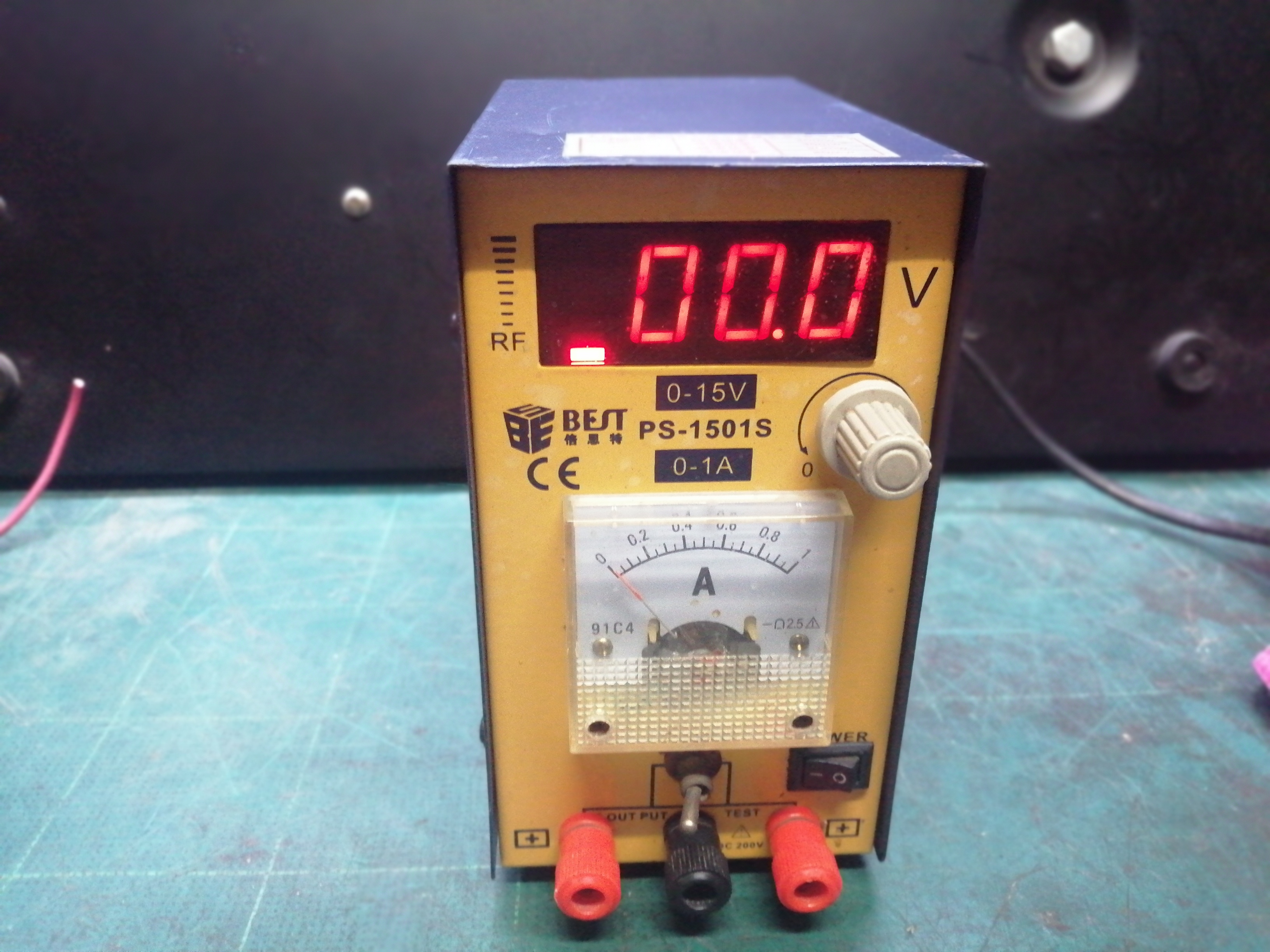 พาวเวอร์ซัพพลายปรับไฟได้0-15v.1A