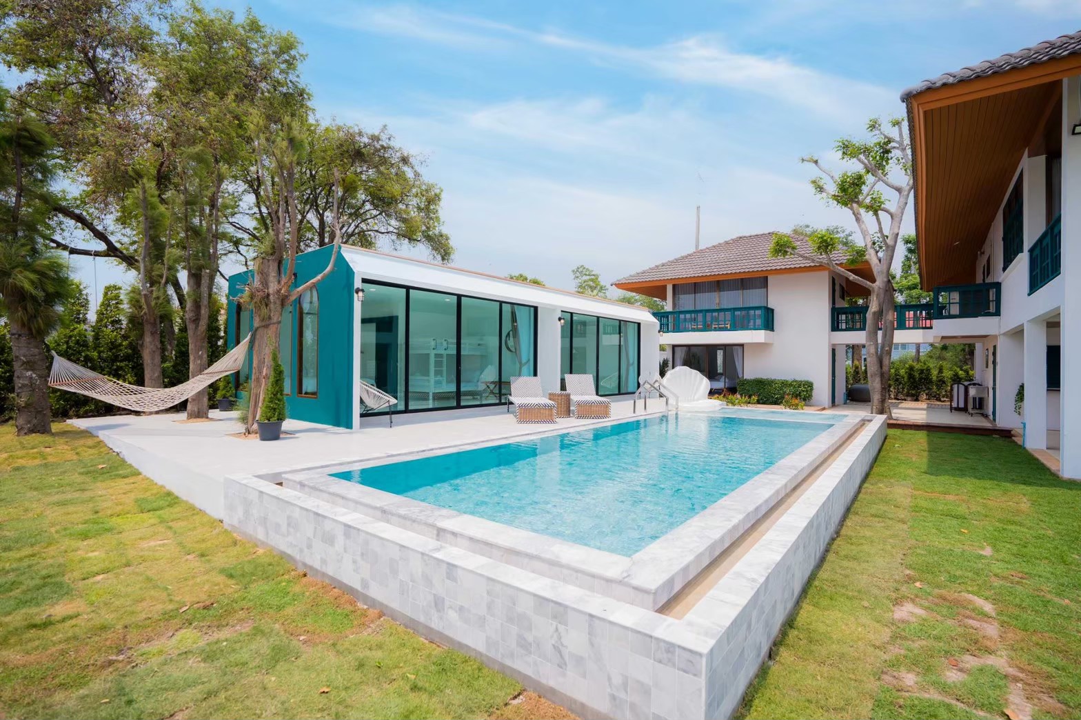 HR15050 บ้านพักติดทะเล The Century Beach Villa Cha Am
