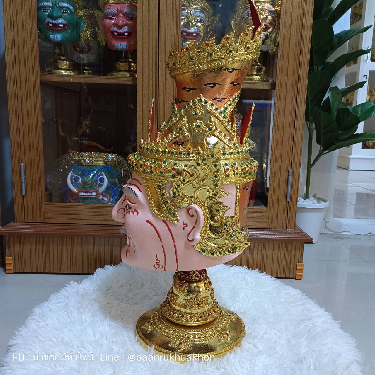 เศียรพ่อแก่ (หน้าสีเนื้อ) ขนาดครอบ พร้อมฐานไม้อัดสีแดงฟรี