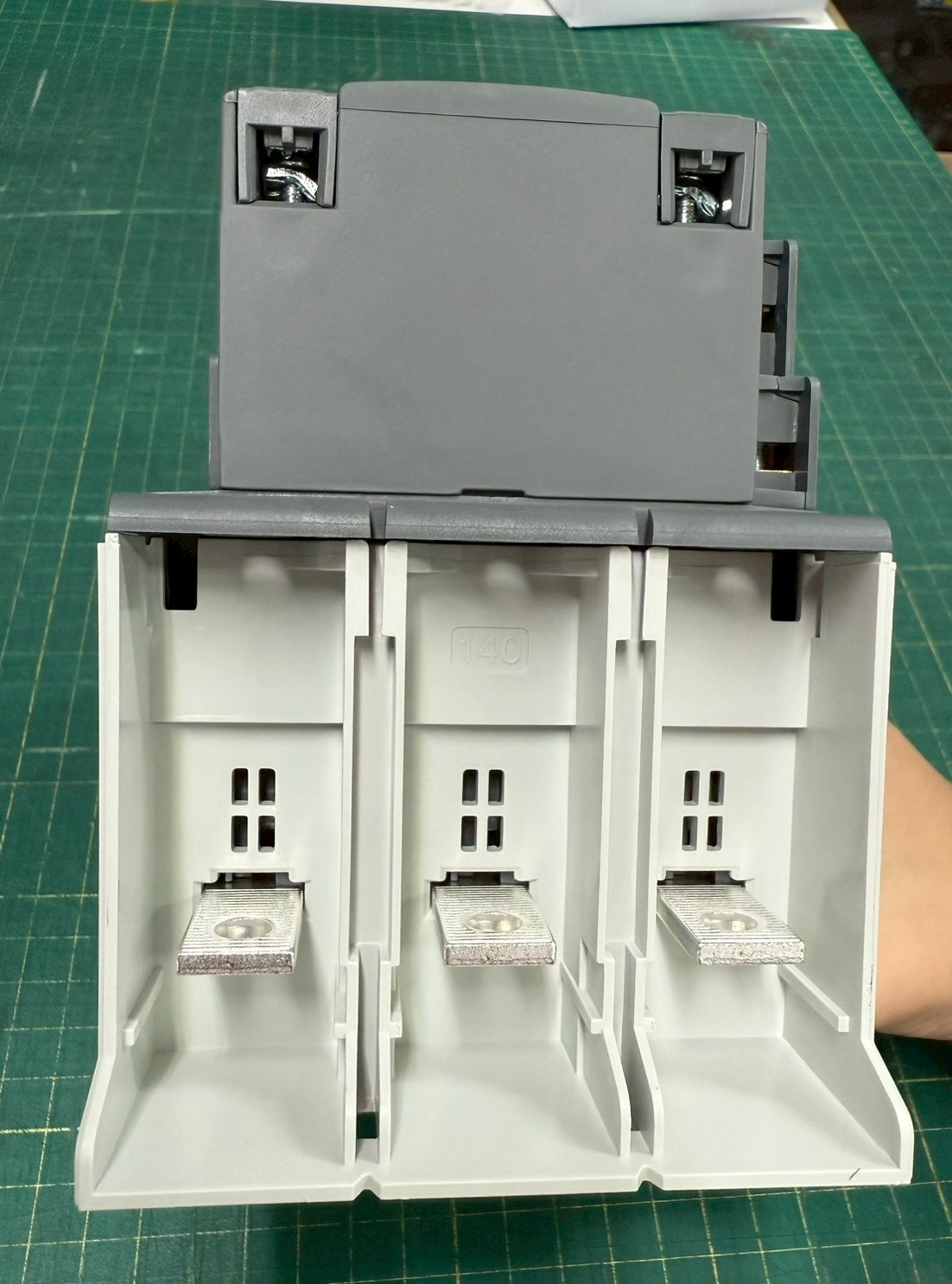 แมกเนติก AF140-30-11B-13 ABB 75kW Magnetic Contactor คอยล์ 220VAC 1 SFL447002R1311
