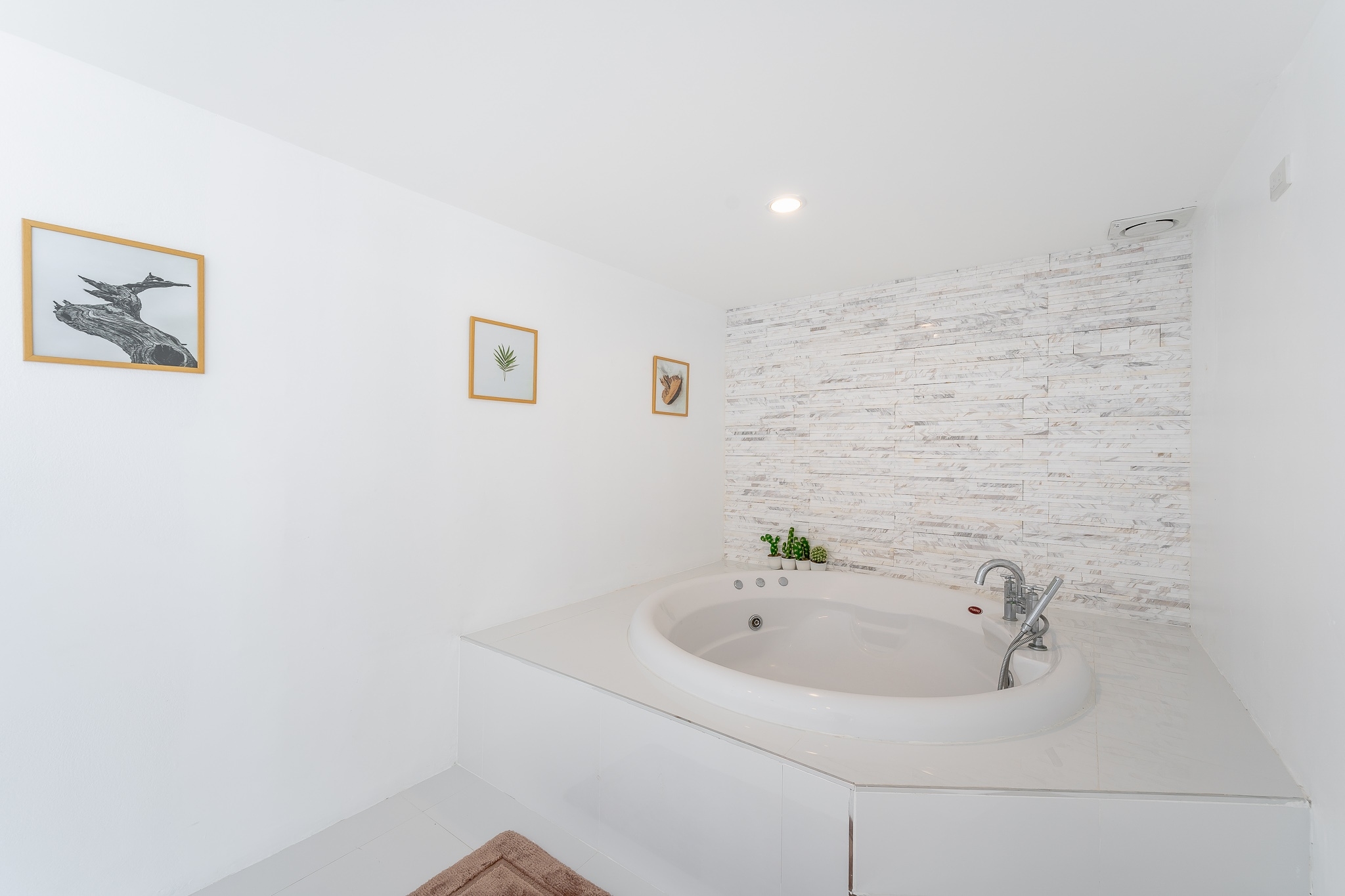 HR15057 บ้านพักติดทะเล The Rocca Beach Villa Pranburi