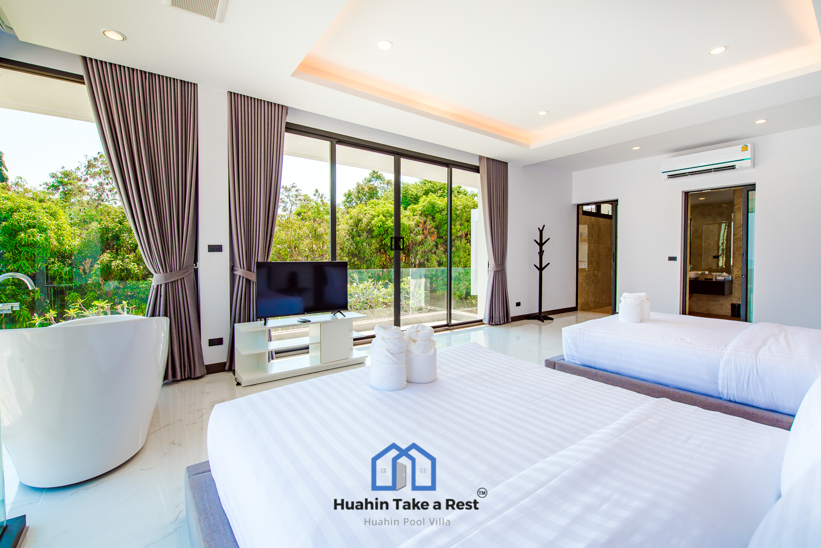 HR15039 บ้านพักติดทะเลหัวหิน The Premium Beach Villa Hua Hin