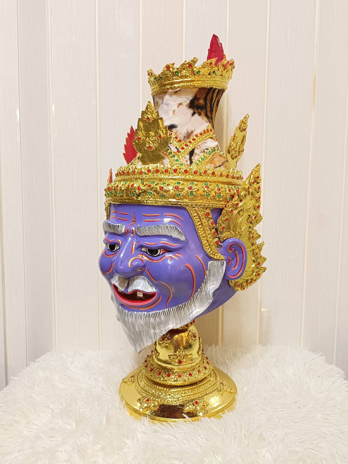 เศียรพ่อแก่ ปู่ฤาษีนารายณ์ ขนาดครอบ พร้อมฐานไม้สีแดง