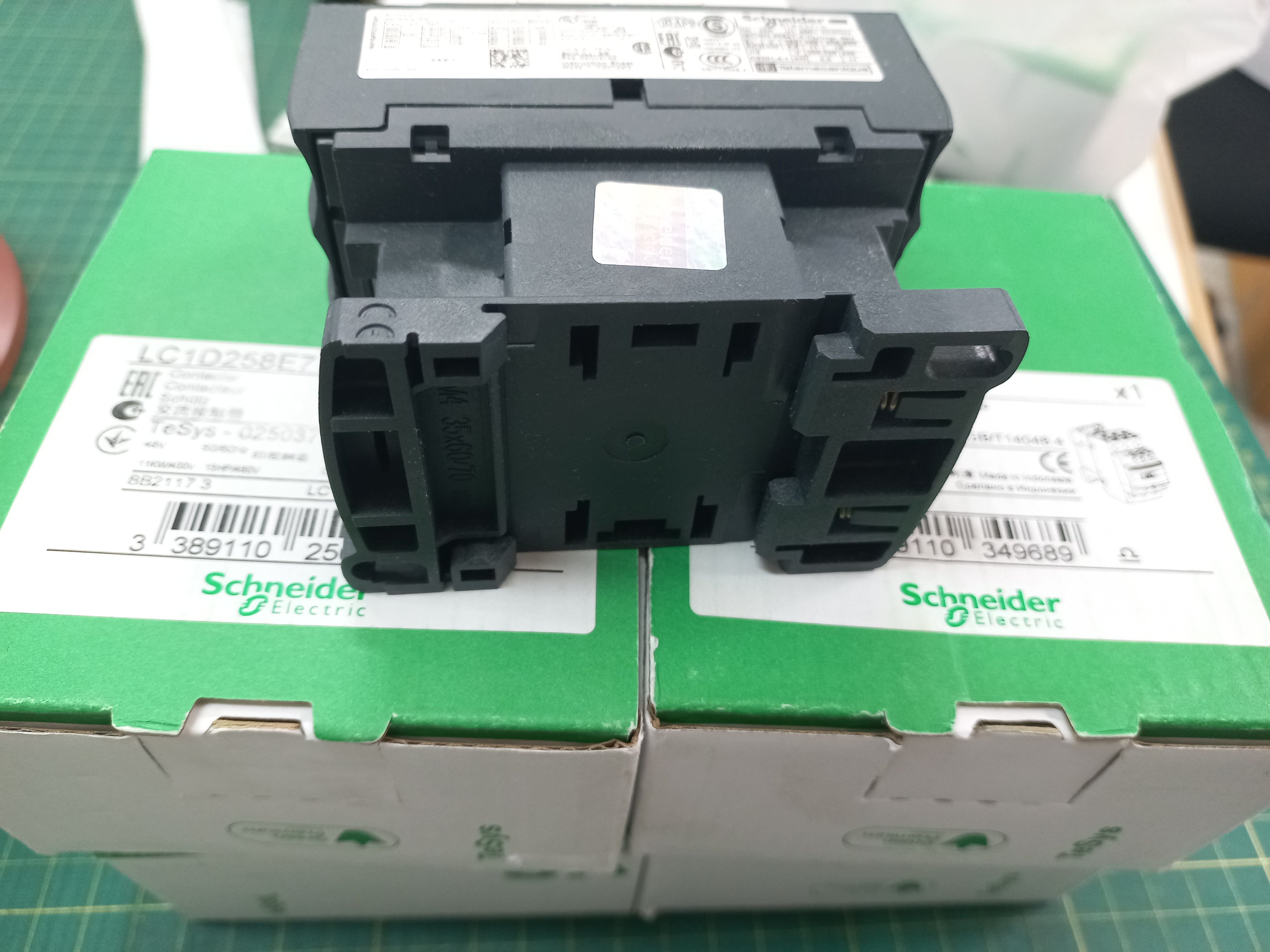 แมกเนติก คอนแทคเตอร์ MAGNETIC CONTACTOR รุ่น LC1D25E7 coil 48VAC SCHNEIDER